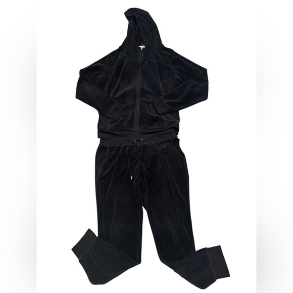 Juicy Couture Tops - Vintage Juicy Couture Tracksuit Set Black Velour Large Pants XL Top Y2K READ